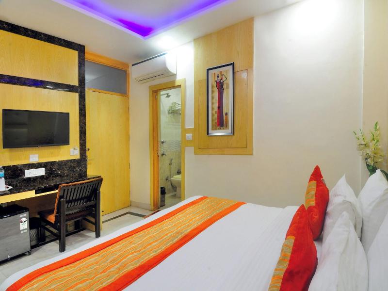 Check In Room New Delhi Railway Station image