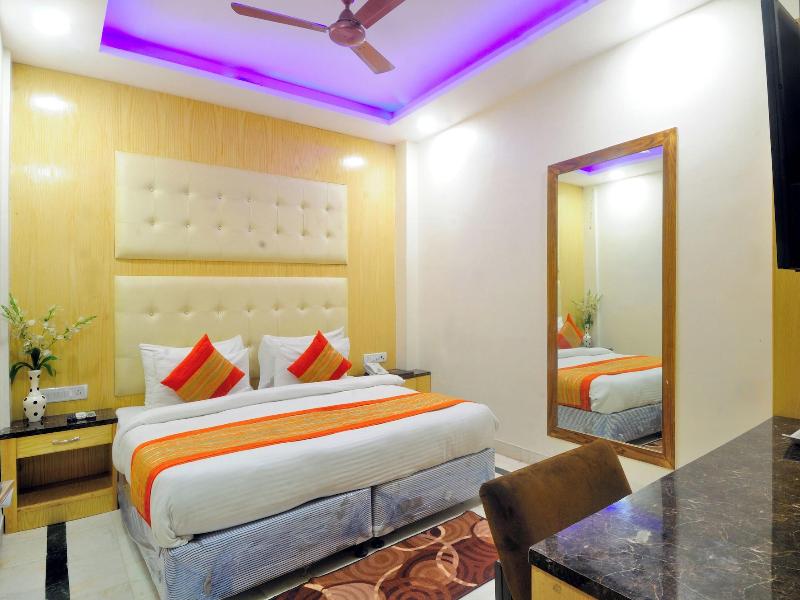 Check In Room New Delhi Railway Station image