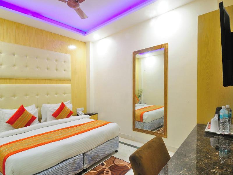 Check In Room New Delhi Railway Station image
