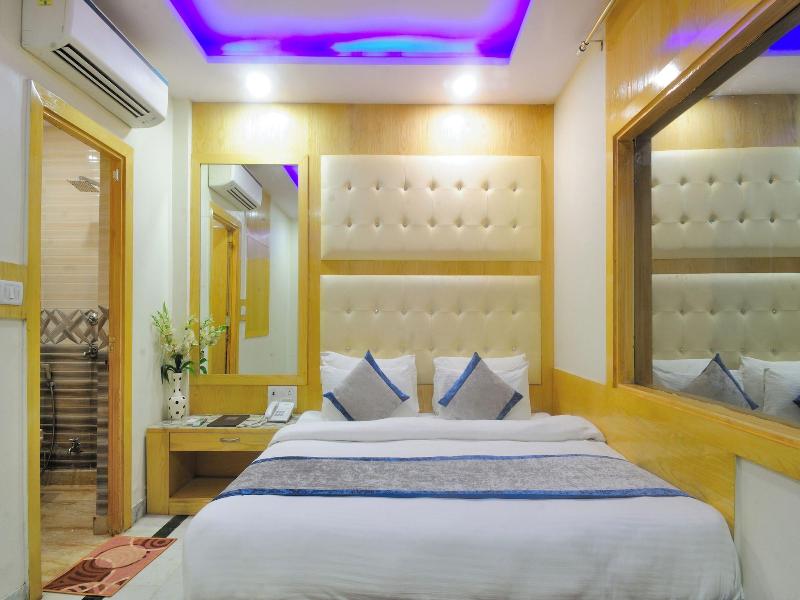 Check In Room New Delhi Railway Station image