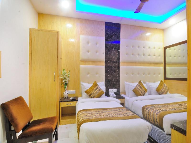Check In Room New Delhi Railway Station image