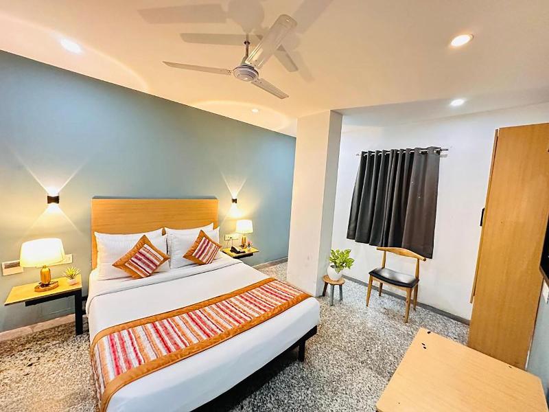Hotel Golden Saffron Punjabi Bagh Delhi image