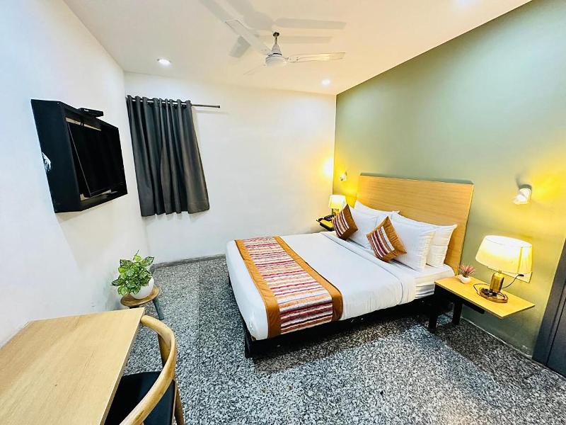 Hotel Golden Saffron Punjabi Bagh Delhi image