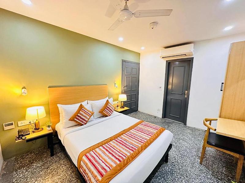 Hotel Golden Saffron Punjabi Bagh Delhi image