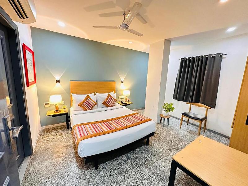 Hotel Golden Saffron Punjabi Bagh Delhi image