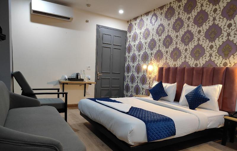Nidra Hotel image