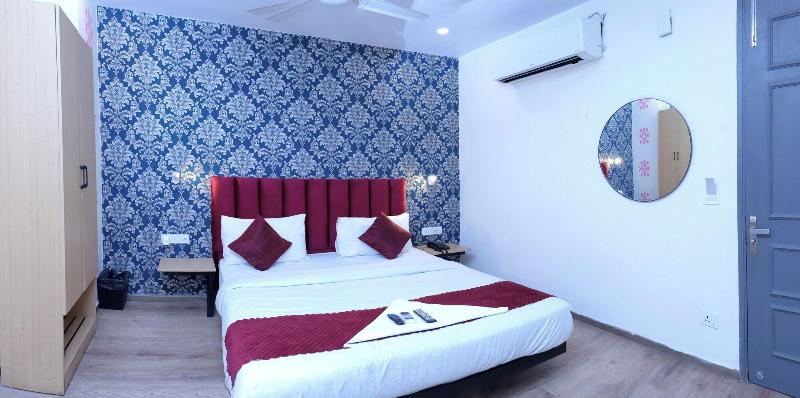 Nidra Hotel image