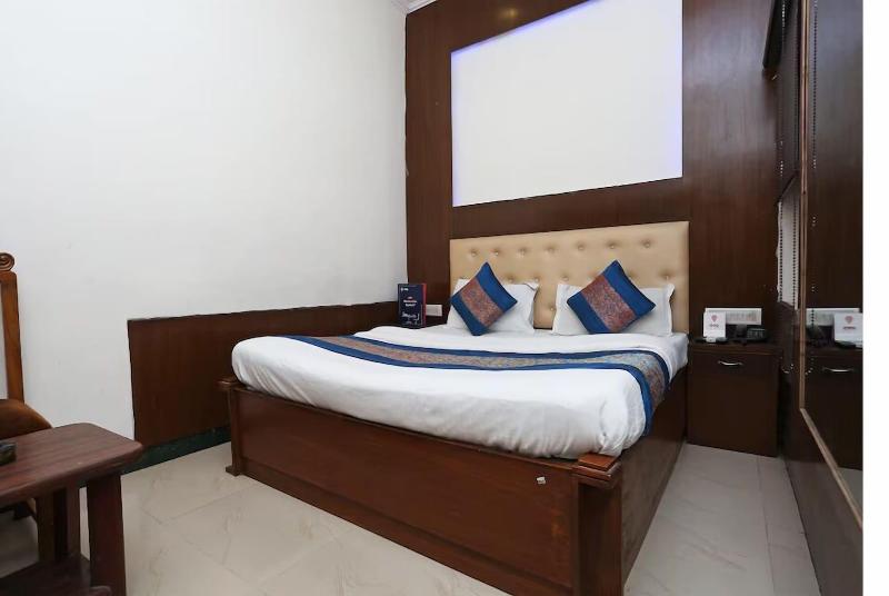 Vishal Hotel By Comfort Rooms image