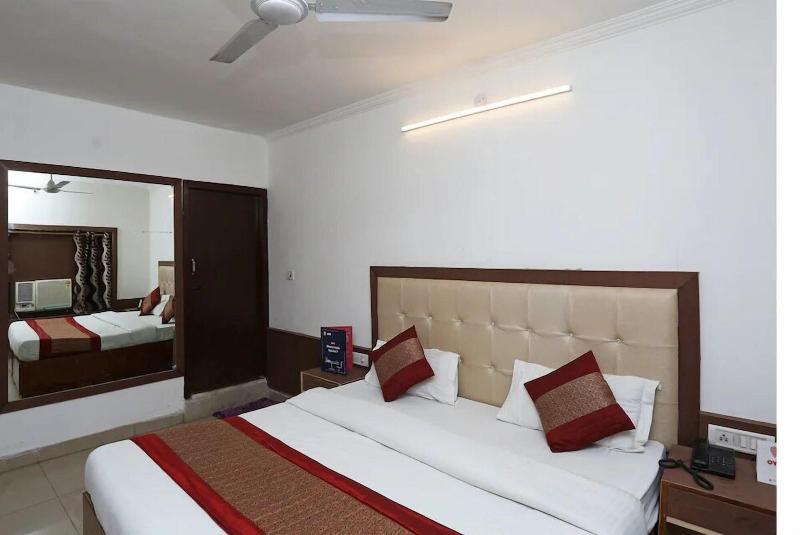 Vishal Hotel By Comfort Rooms image
