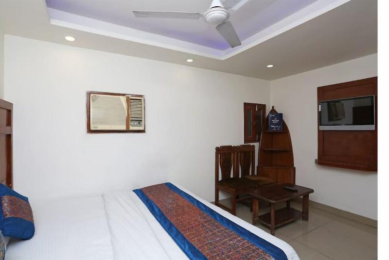 Vishal Hotel By Comfort Rooms image