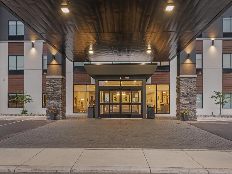 Best Western Plus Marquette Hotel & Suites image