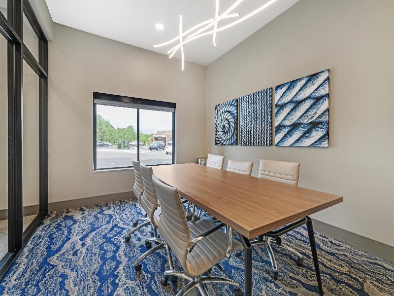 Best Western Plus Marquette Hotel & Suites image