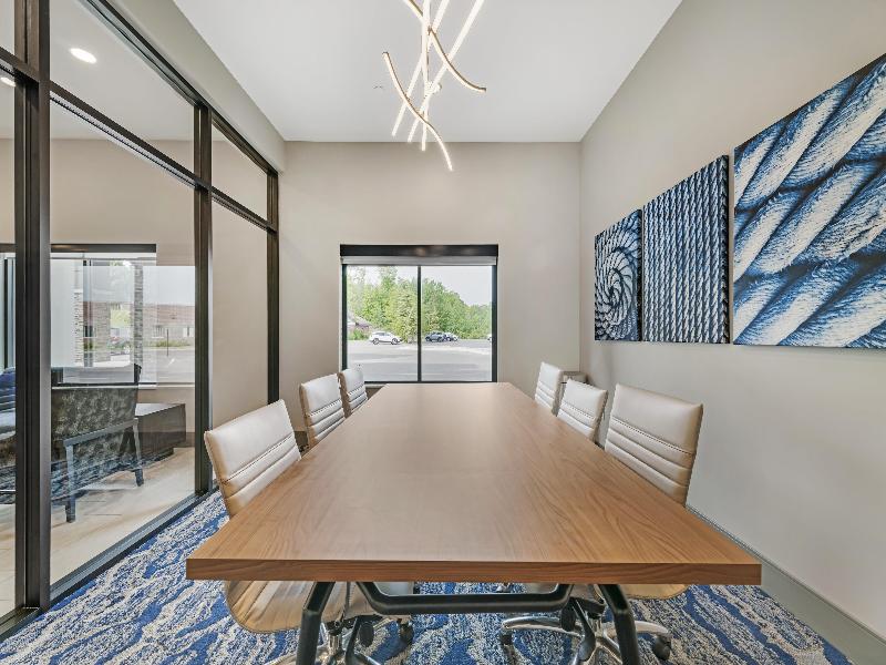 Best Western Plus Marquette Hotel & Suites image