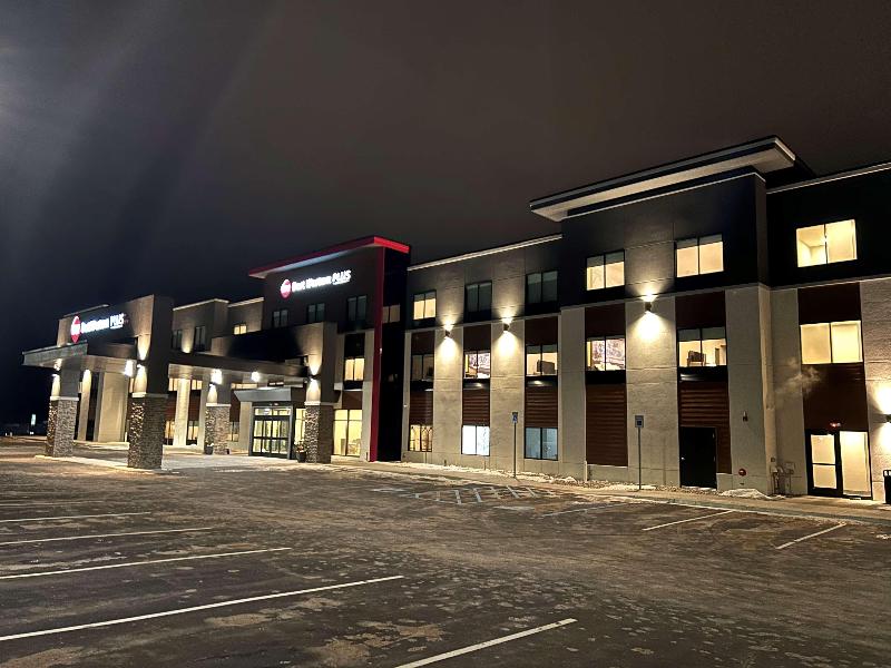 Best Western Plus Marquette Hotel & Suites image