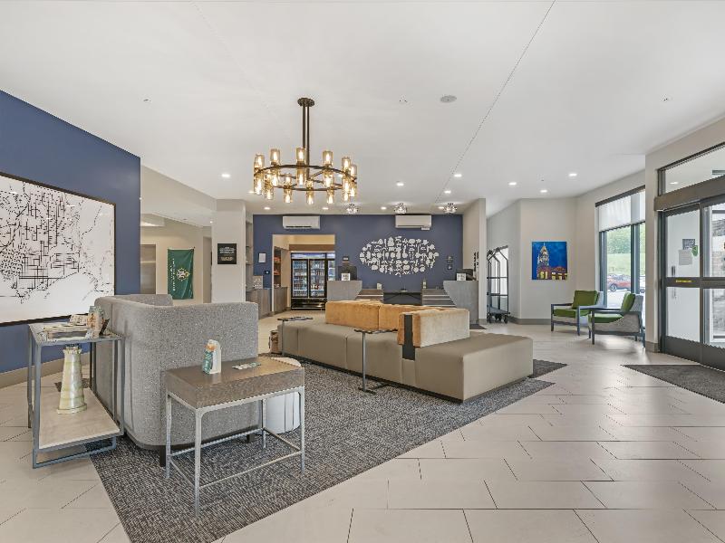 Best Western Plus Marquette Hotel & Suites image