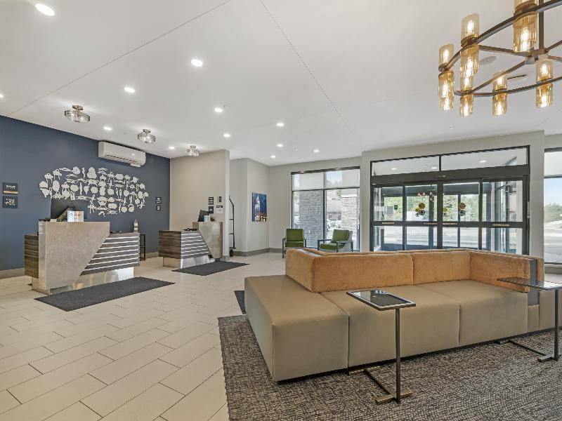 Best Western Plus Marquette Hotel & Suites image