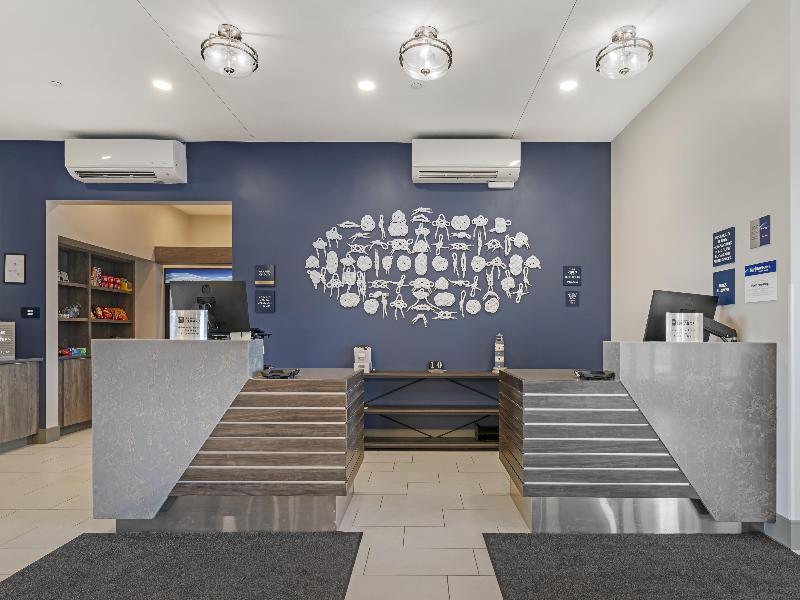 Best Western Plus Marquette Hotel & Suites image