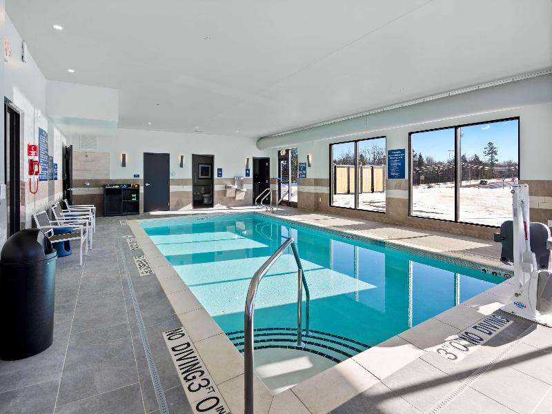 Best Western Plus Marquette Hotel & Suites image