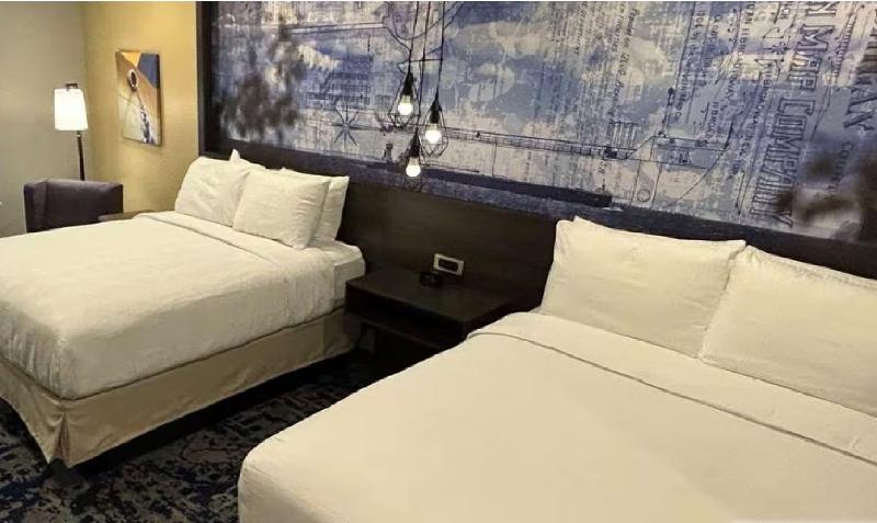 Best Western Plus Marquette Hotel & Suites image
