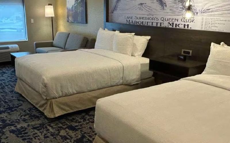 Best Western Plus Marquette Hotel & Suites image