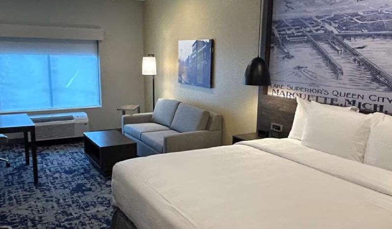 Best Western Plus Marquette Hotel & Suites image