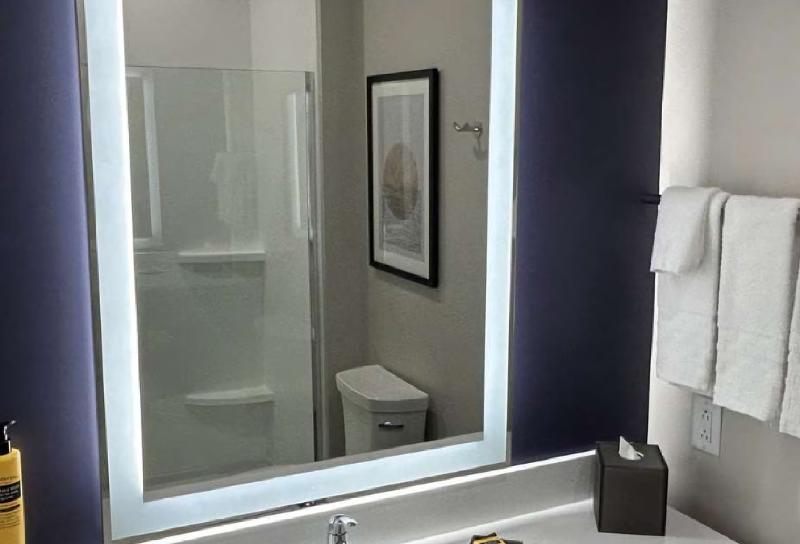 Best Western Plus Marquette Hotel & Suites image