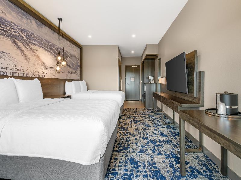 Best Western Plus Marquette Hotel & Suites image