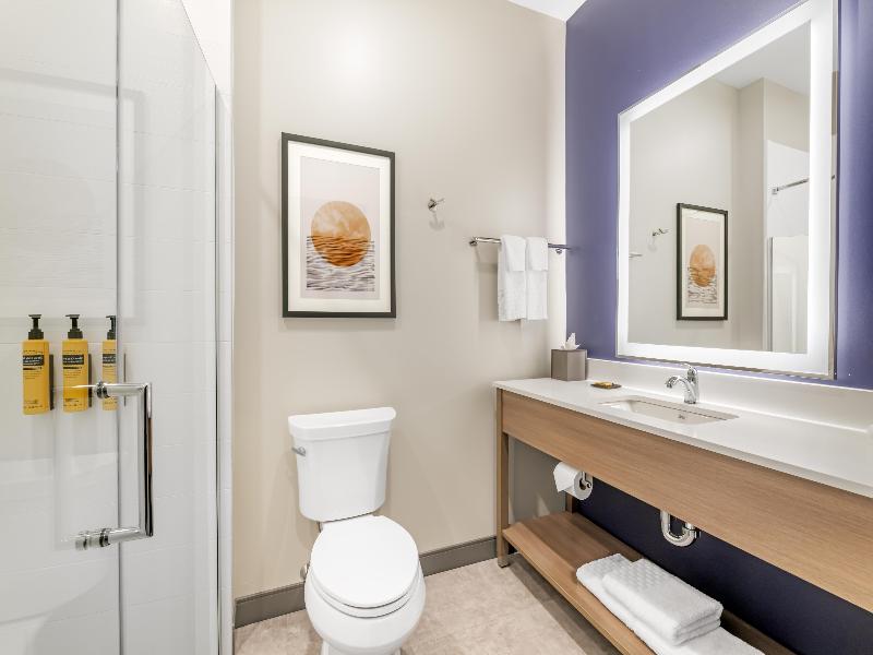 Best Western Plus Marquette Hotel & Suites image