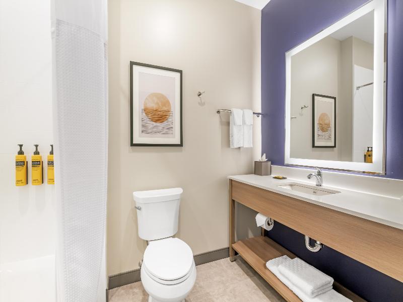 Best Western Plus Marquette Hotel & Suites image