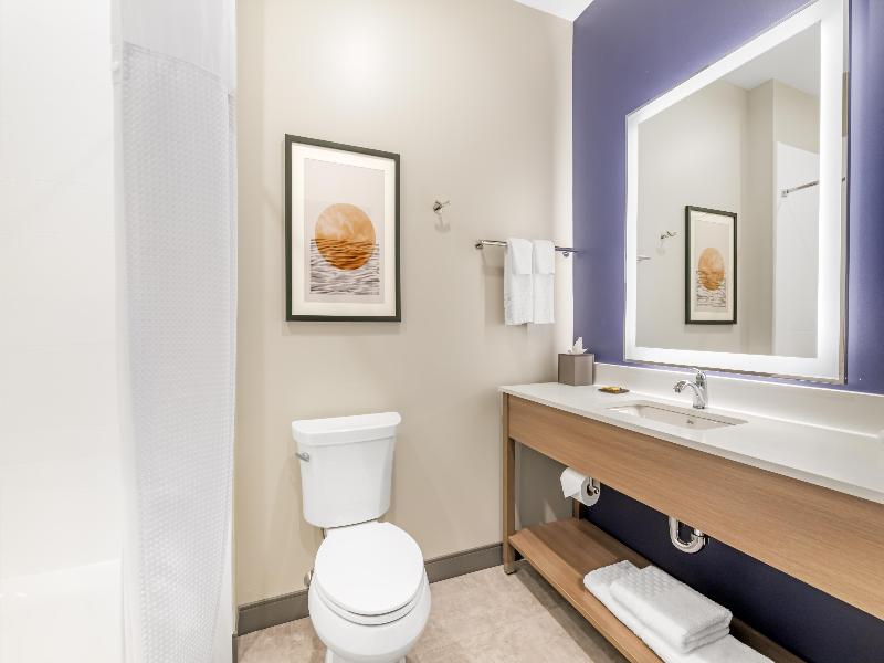 Best Western Plus Marquette Hotel & Suites image