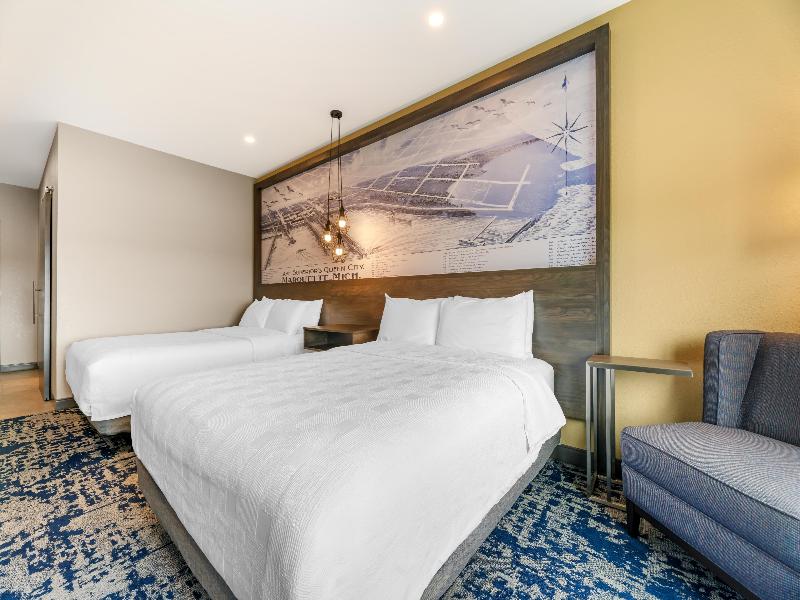 Best Western Plus Marquette Hotel & Suites image