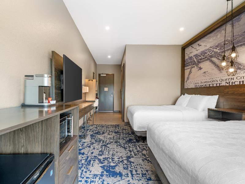 Best Western Plus Marquette Hotel & Suites image