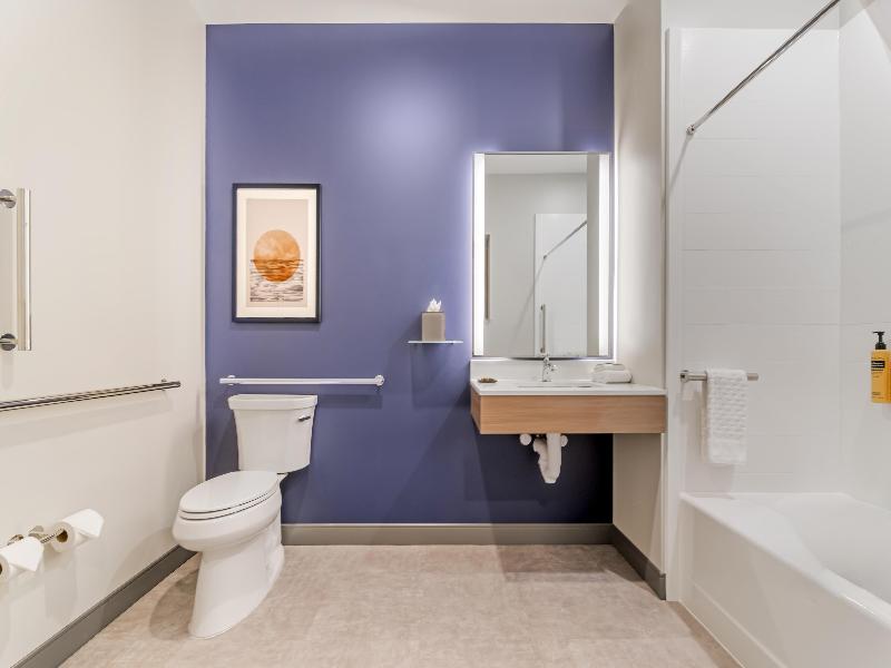 Best Western Plus Marquette Hotel & Suites image