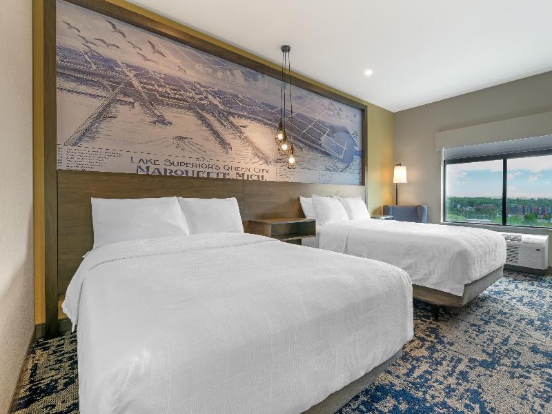Best Western Plus Marquette Hotel & Suites image