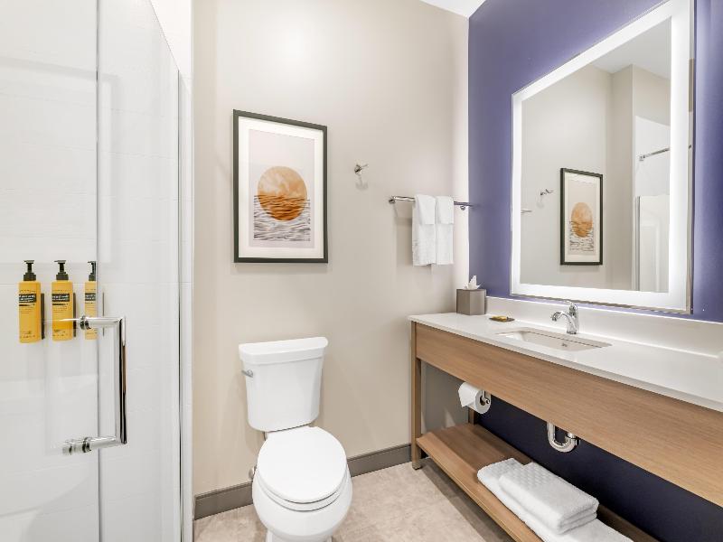 Best Western Plus Marquette Hotel & Suites image