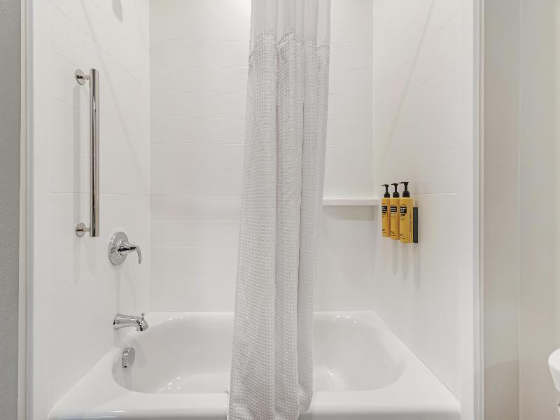 Best Western Plus Marquette Hotel & Suites image