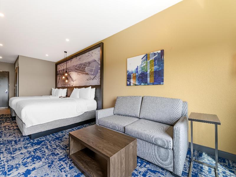 Best Western Plus Marquette Hotel & Suites image