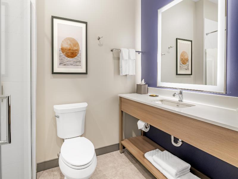 Best Western Plus Marquette Hotel & Suites image