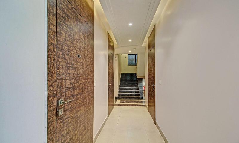 Treebo Glassotel image