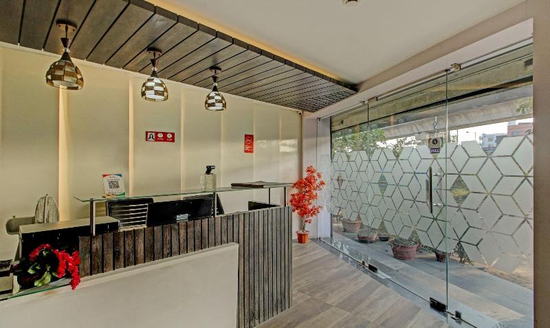 Treebo Glassotel image