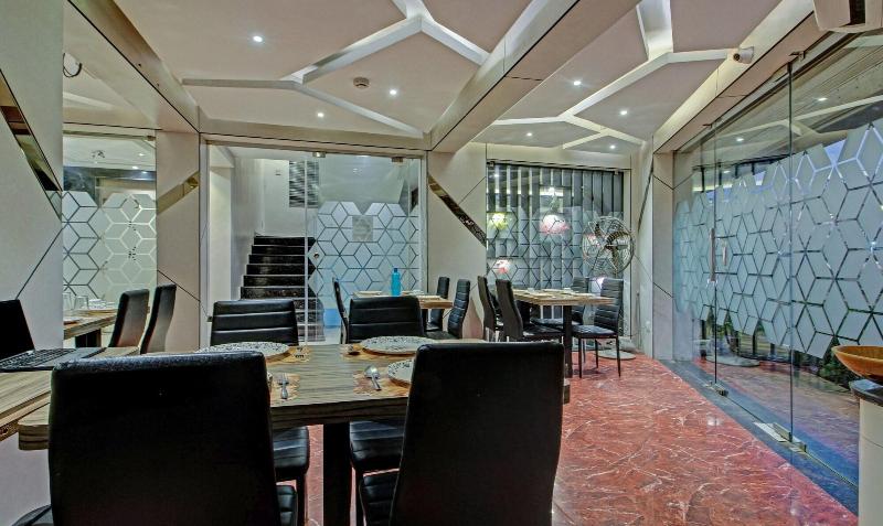 Treebo Glassotel image