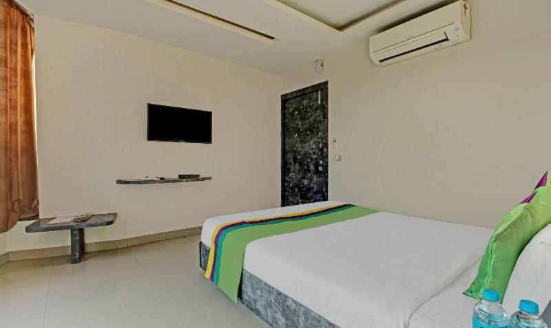 Treebo Glassotel image