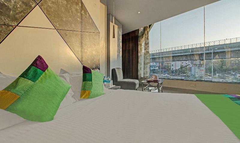 Treebo Glassotel image