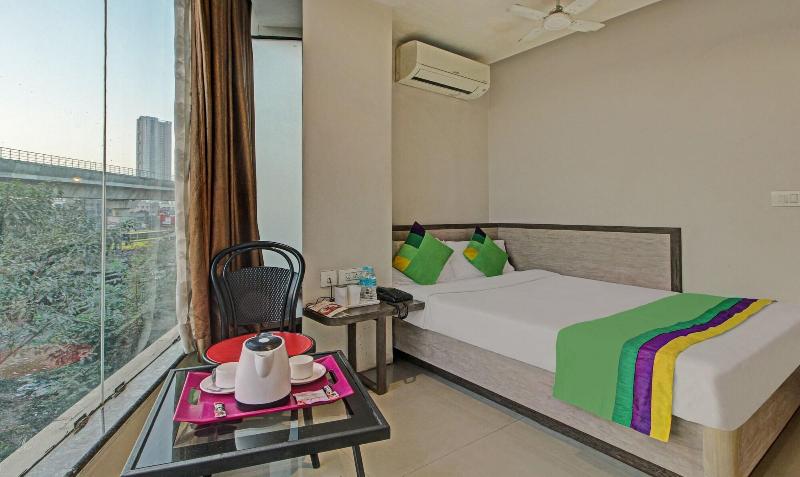 Treebo Glassotel image