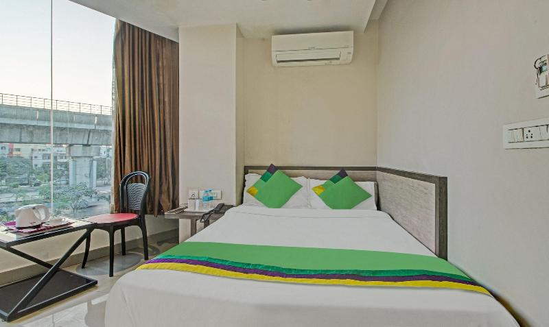 Treebo Glassotel image
