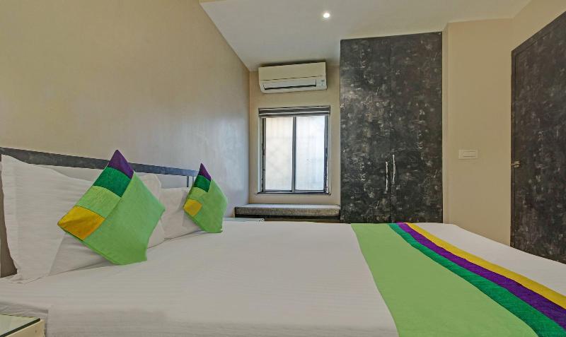 Treebo Glassotel image