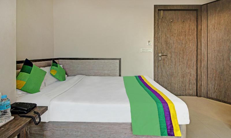 Treebo Glassotel image