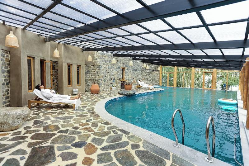 Stone Hedge Hotel Hunder