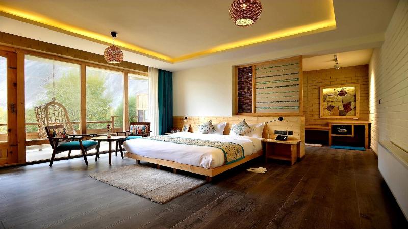 DOUBLE LUXURY ONE BEDROOM