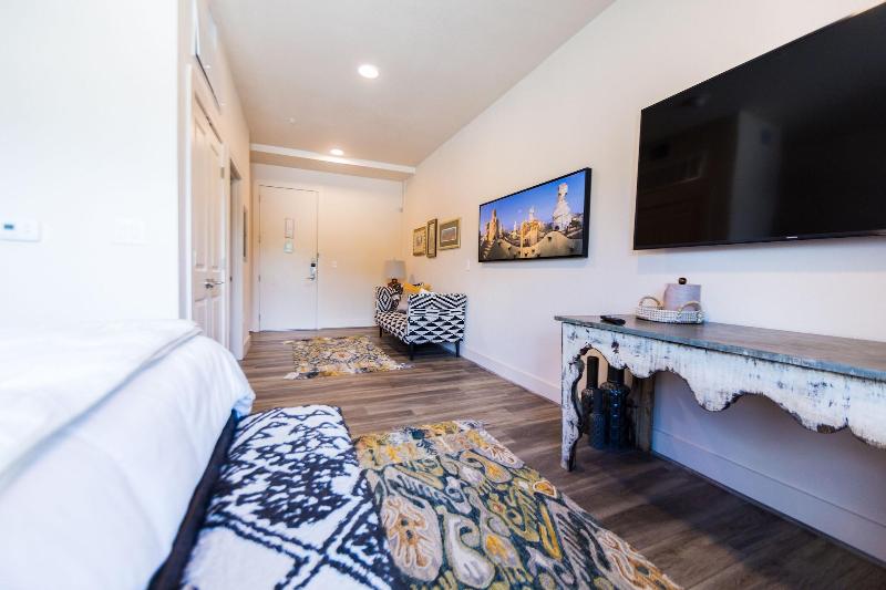 Bishop Arts Hotel By Qresorts image